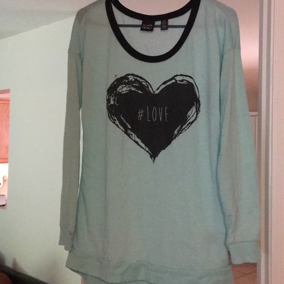 eye candy Sweaters - 2xl woman’s sweater like new only worn once